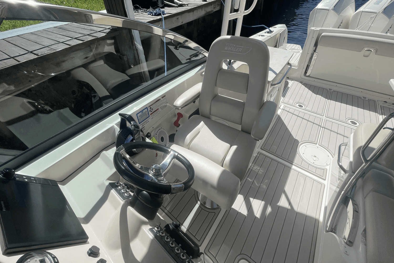 2019 Boston Whaler 270 VANTAGE Image Thumbnail #13