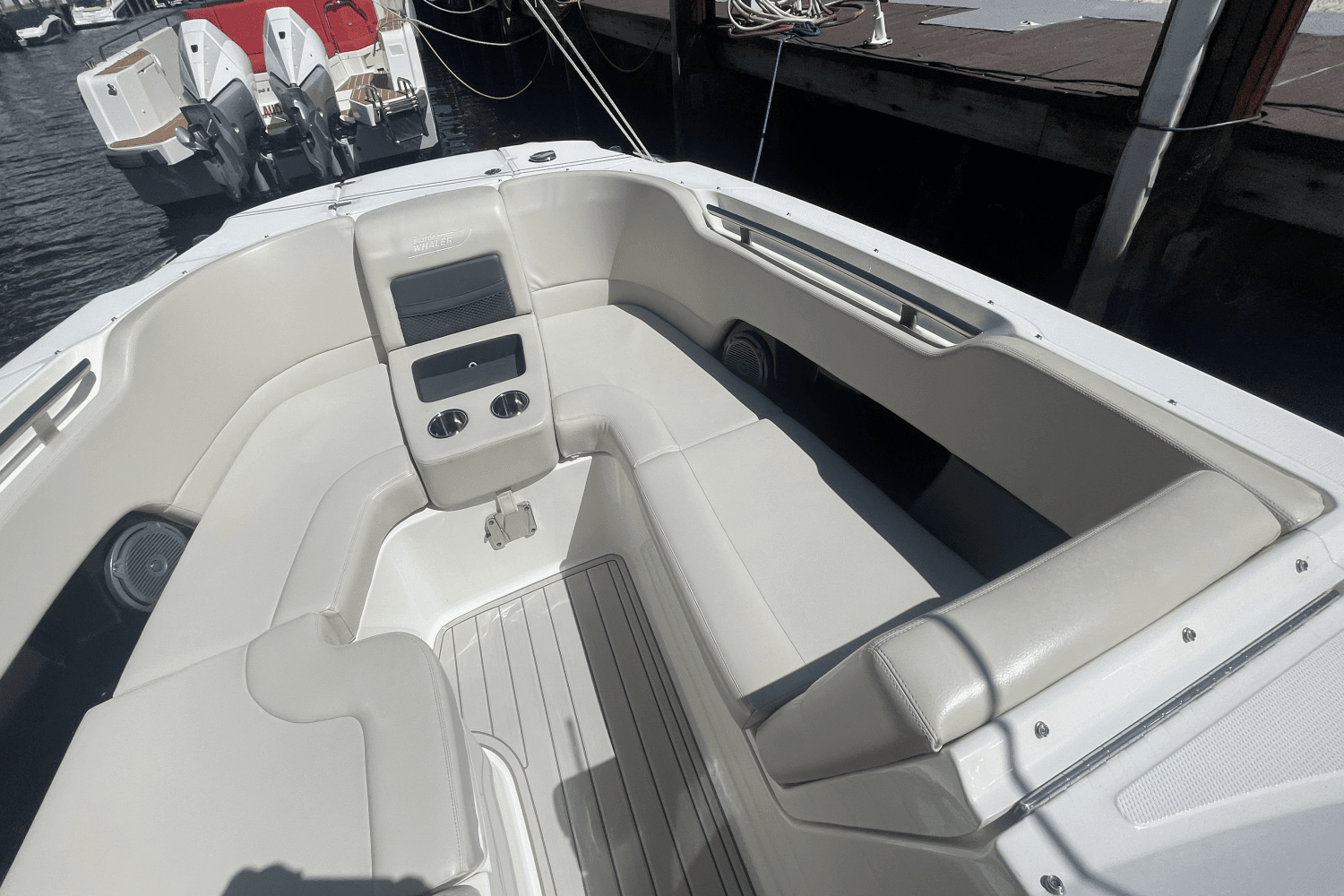 2019 Boston Whaler 270 VANTAGE Image Thumbnail #7