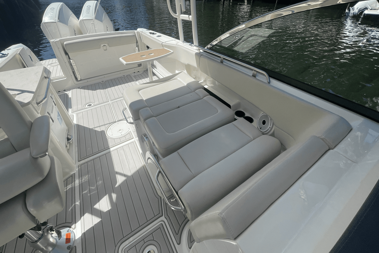 2019 Boston Whaler 270 VANTAGE Image Thumbnail #19