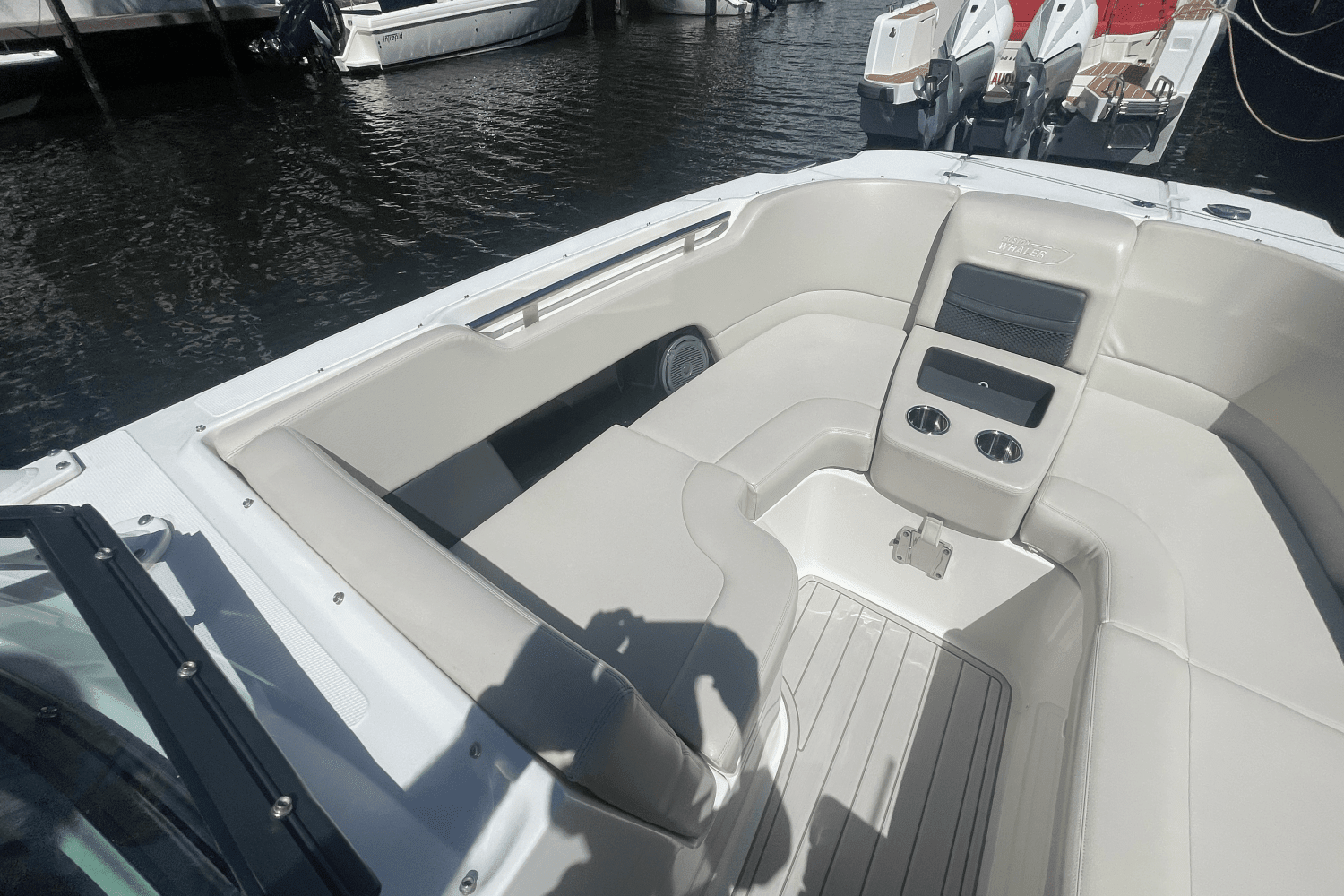 2019 Boston Whaler 270 VANTAGE Image Thumbnail #6