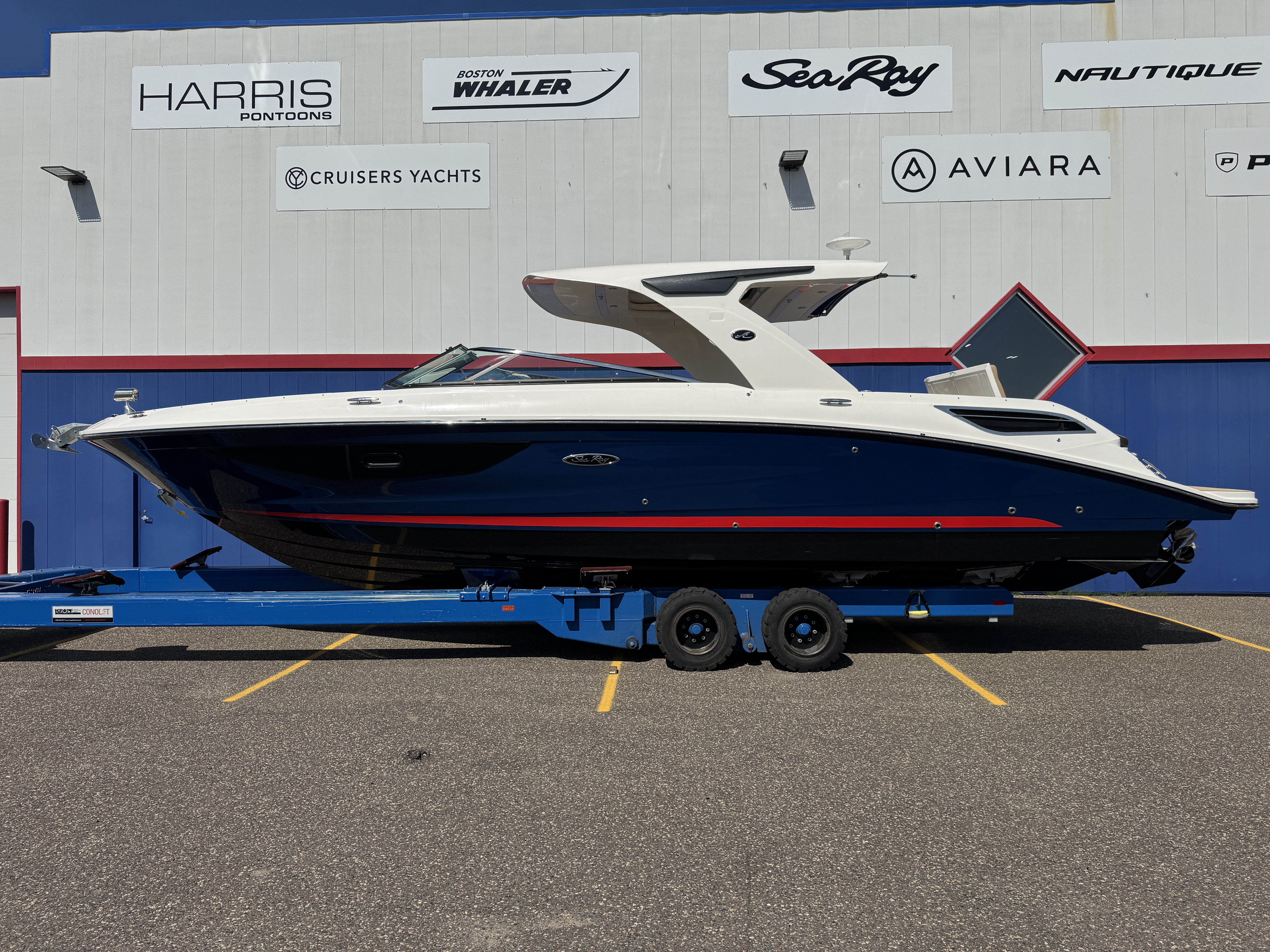 2022 Sea Ray 350 SLX Image Thumbnail #2