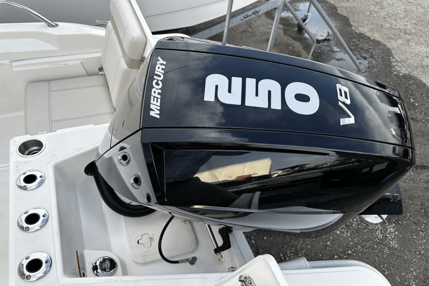 2024 Boston Whaler 220 Dauntless Image Thumbnail #5