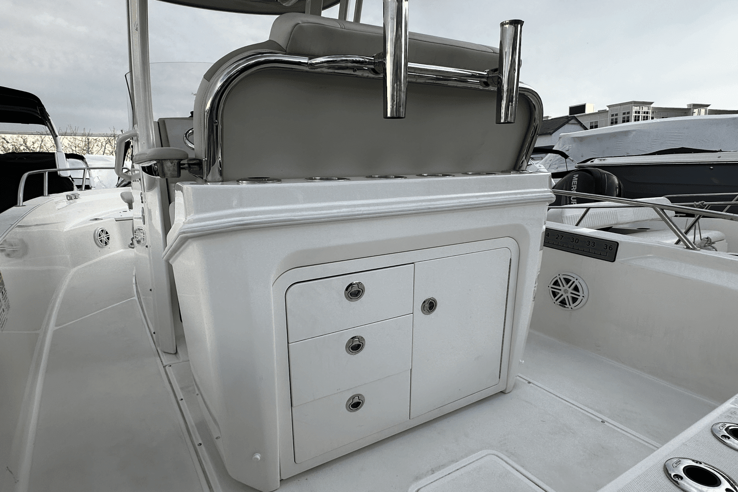 2024 Boston Whaler 220 Dauntless Image Thumbnail #9