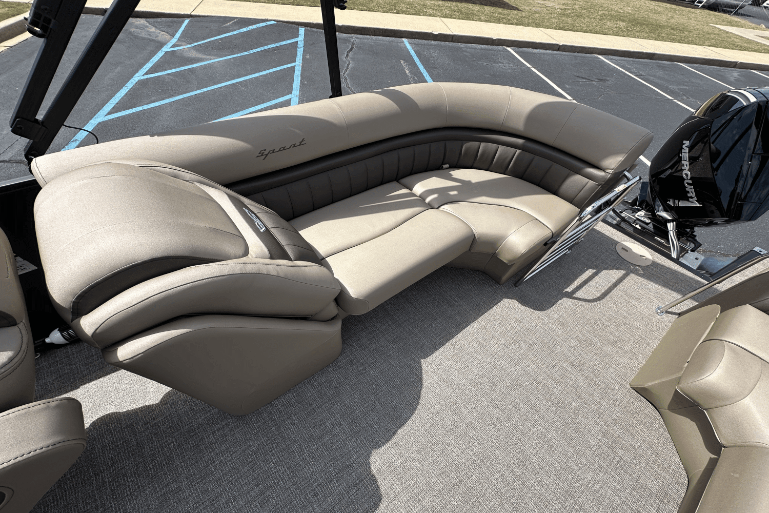 2025 Bennington 23LXS Image Thumbnail #5