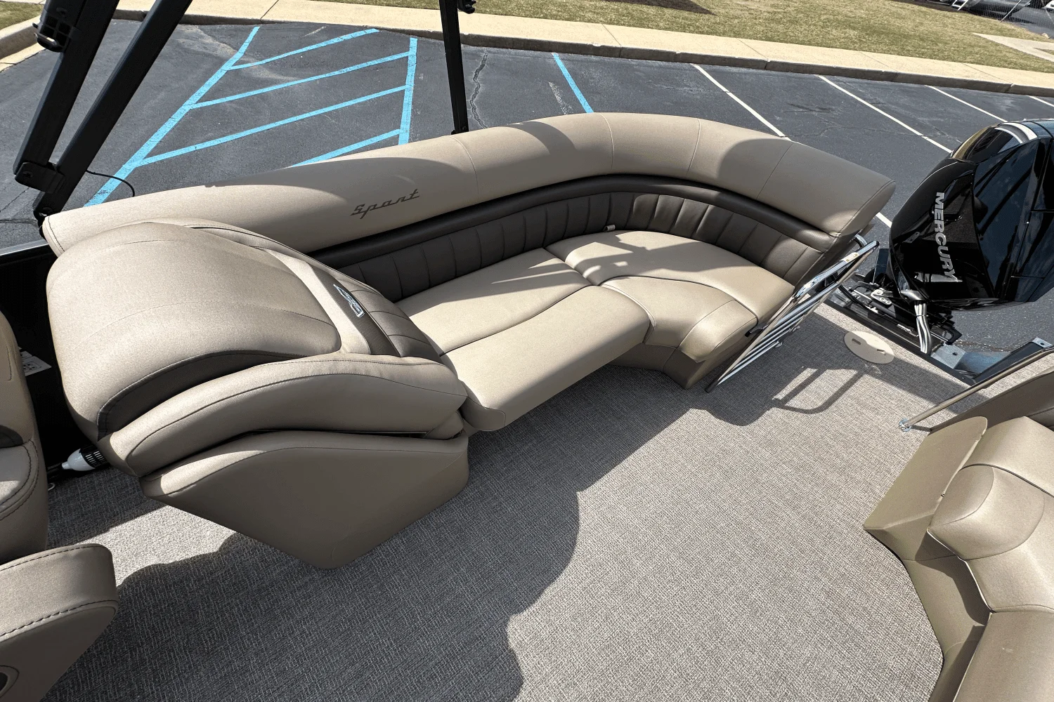 2025 Bennington 23LXS Image Thumbnail #5