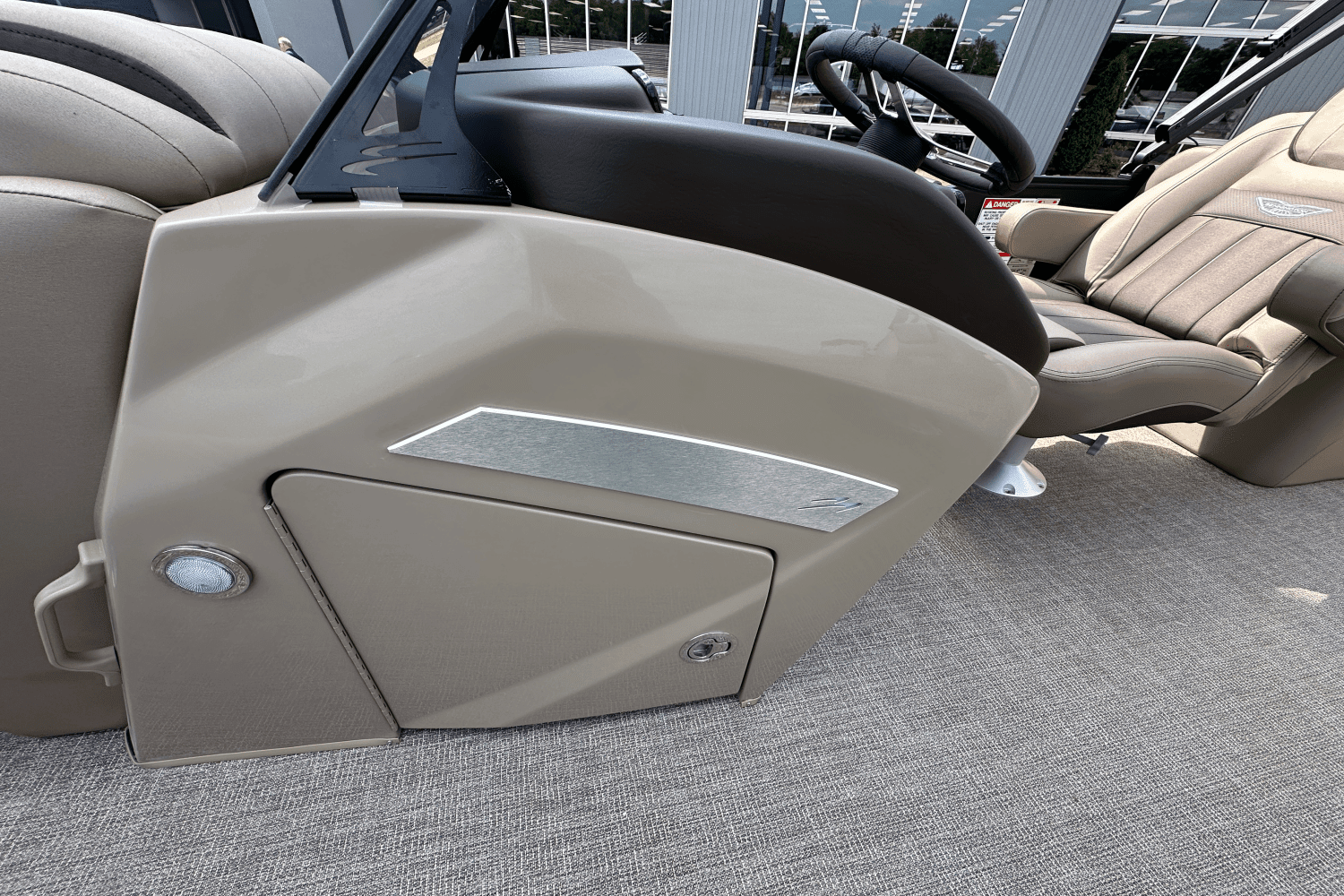 2025 Bennington 23LXS Image Thumbnail #13