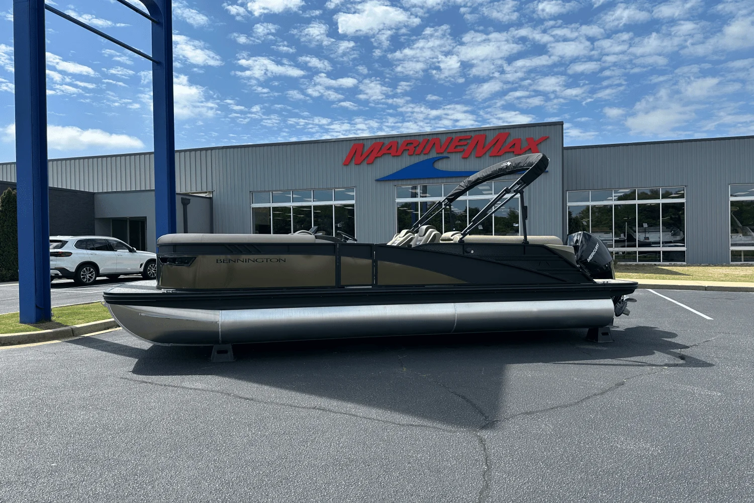 2025 Bennington 23LXS Image Thumbnail #0