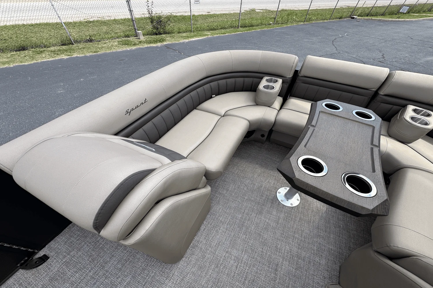 2025 Bennington 23LXS Image Thumbnail #11