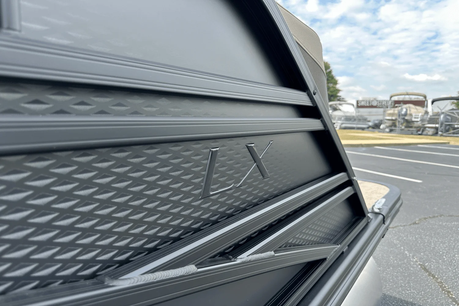 2025 Bennington 23LXS Image Thumbnail #20