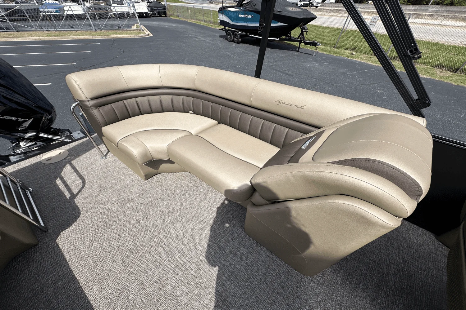 2025 Bennington 23LXS Image Thumbnail #7