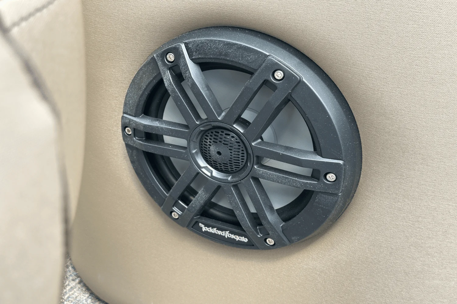 2025 Bennington 23LXS Image Thumbnail #16