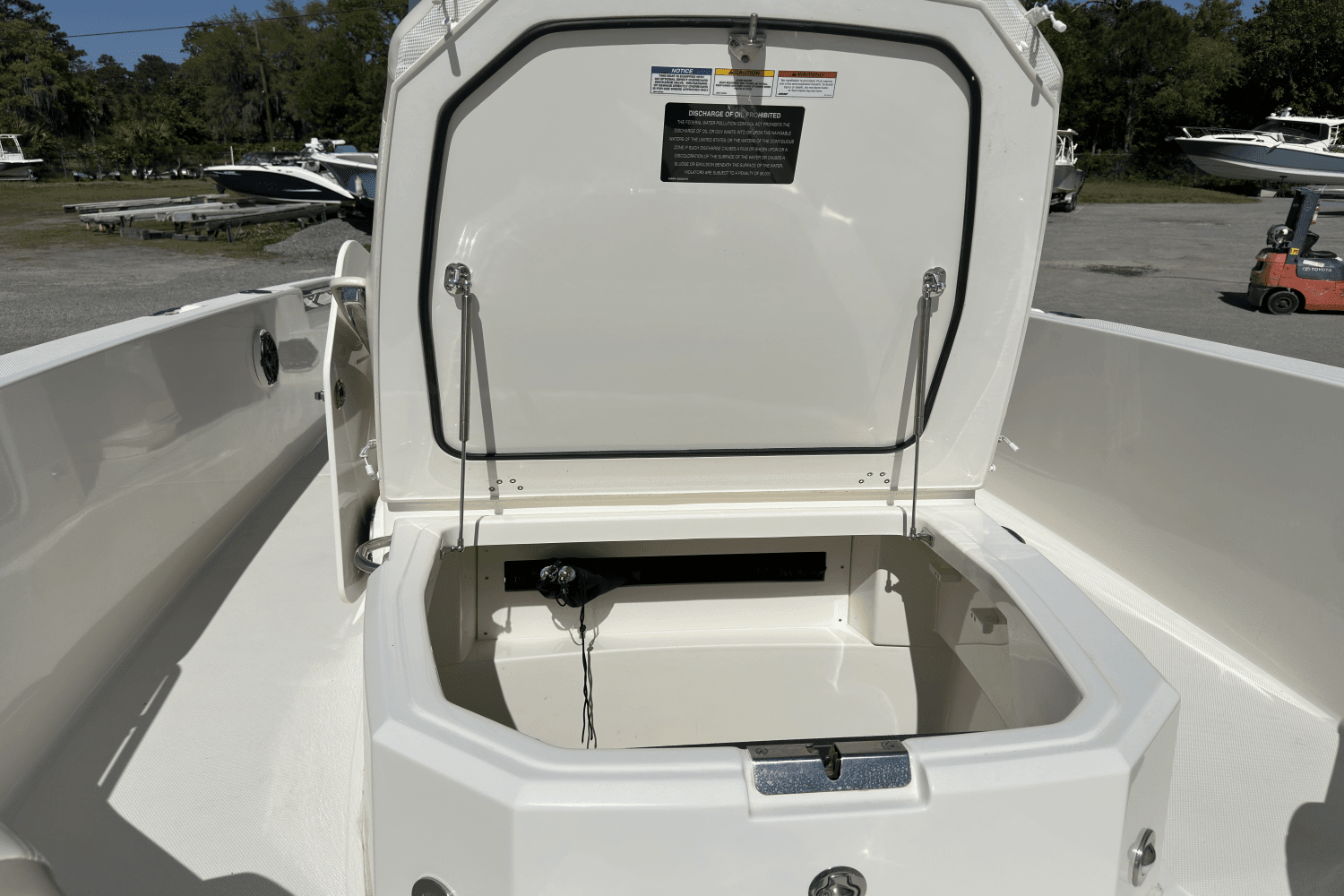 2023 Boston Whaler 28 DAUNTLESS Image Thumbnail #21
