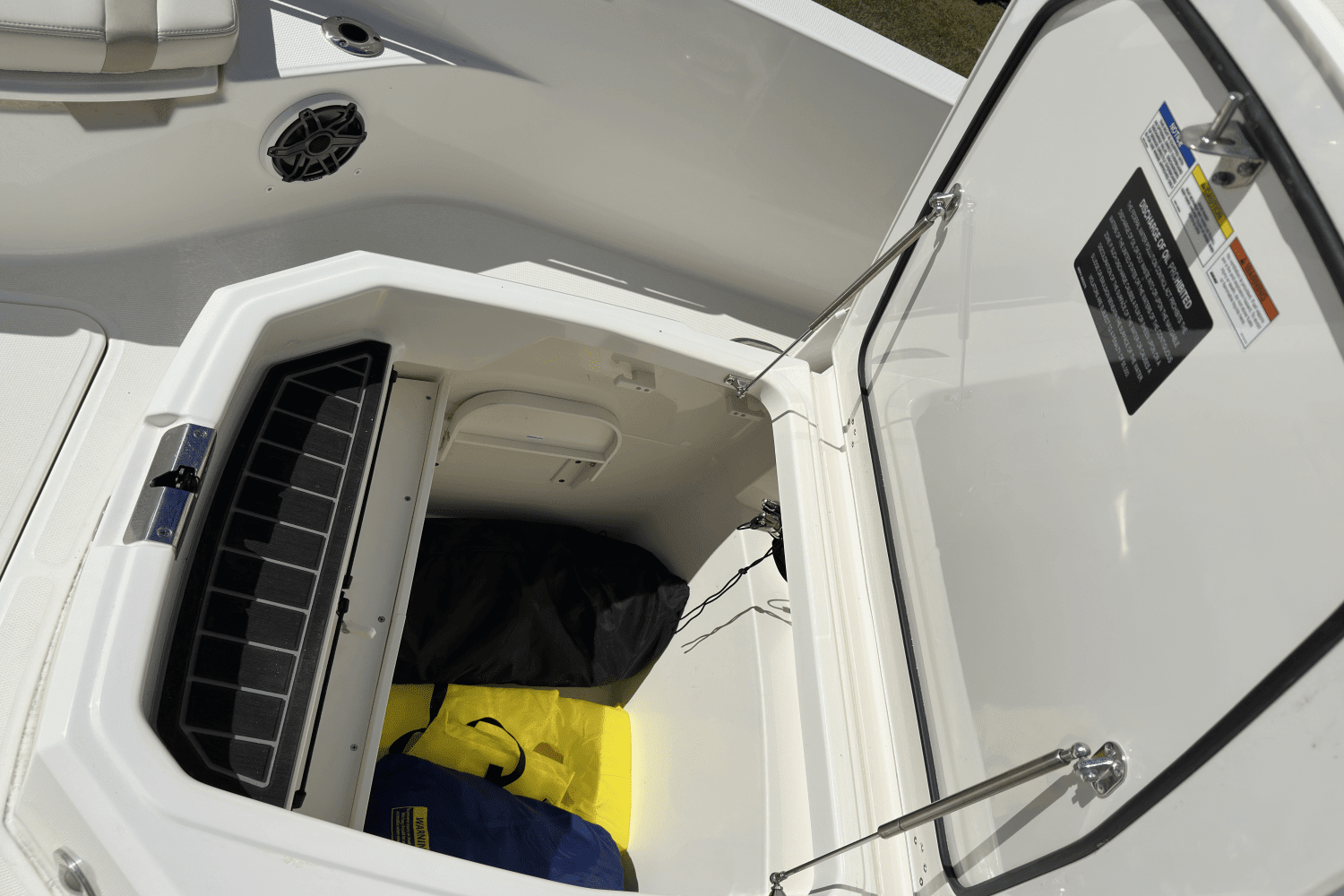 2023 Boston Whaler 28 DAUNTLESS Image Thumbnail #22