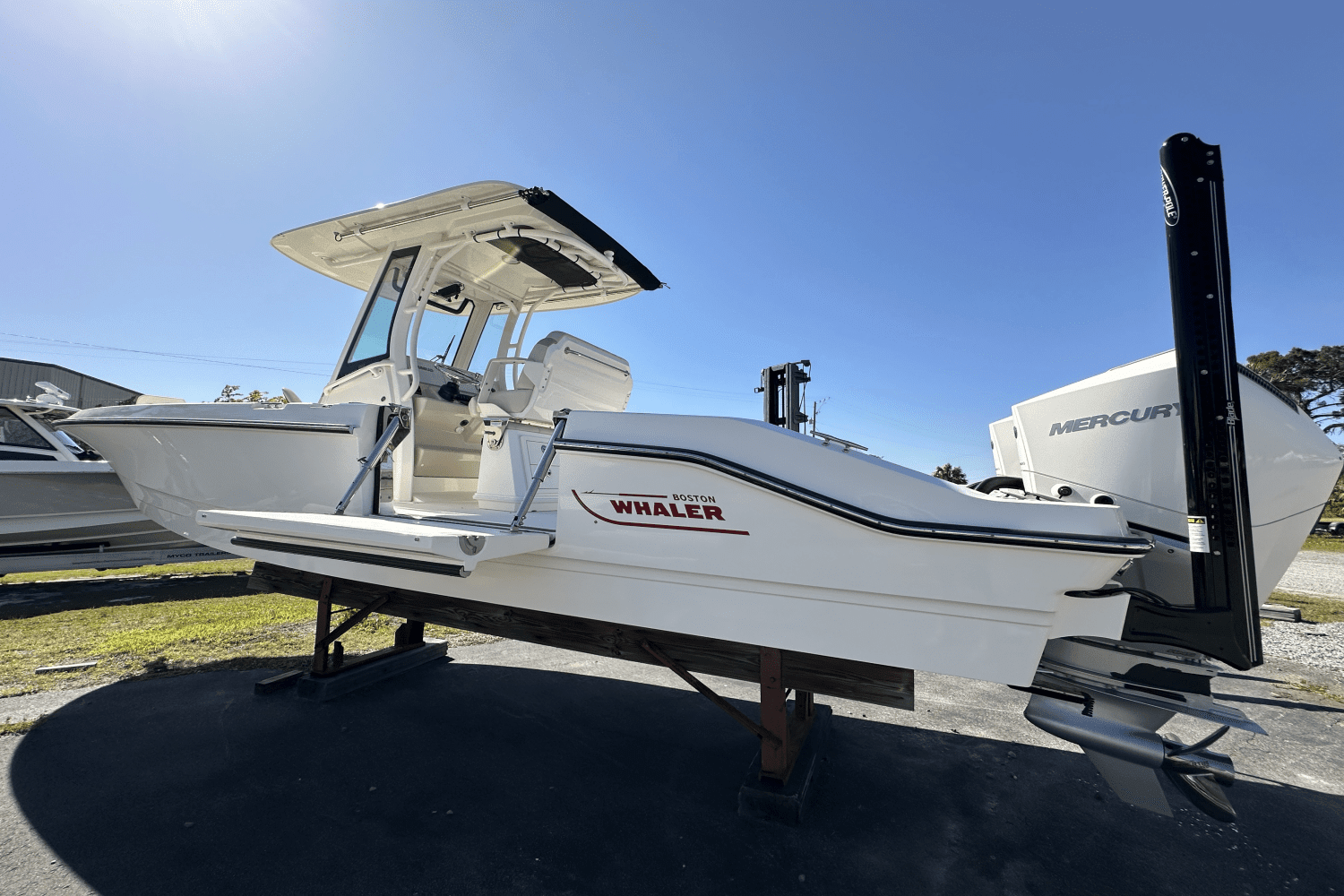 2023 Boston Whaler 28 DAUNTLESS Image Thumbnail #1
