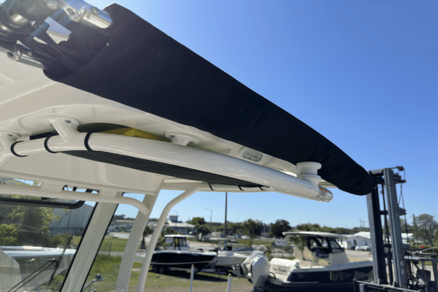2023 Boston Whaler 28 DAUNTLESS Image Thumbnail #16
