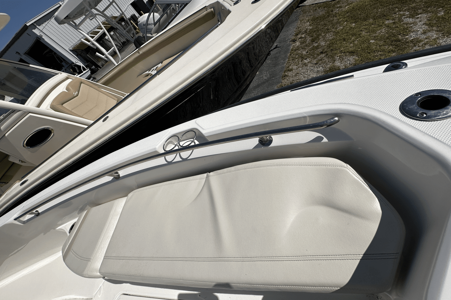 2023 Boston Whaler 28 DAUNTLESS Image Thumbnail #24