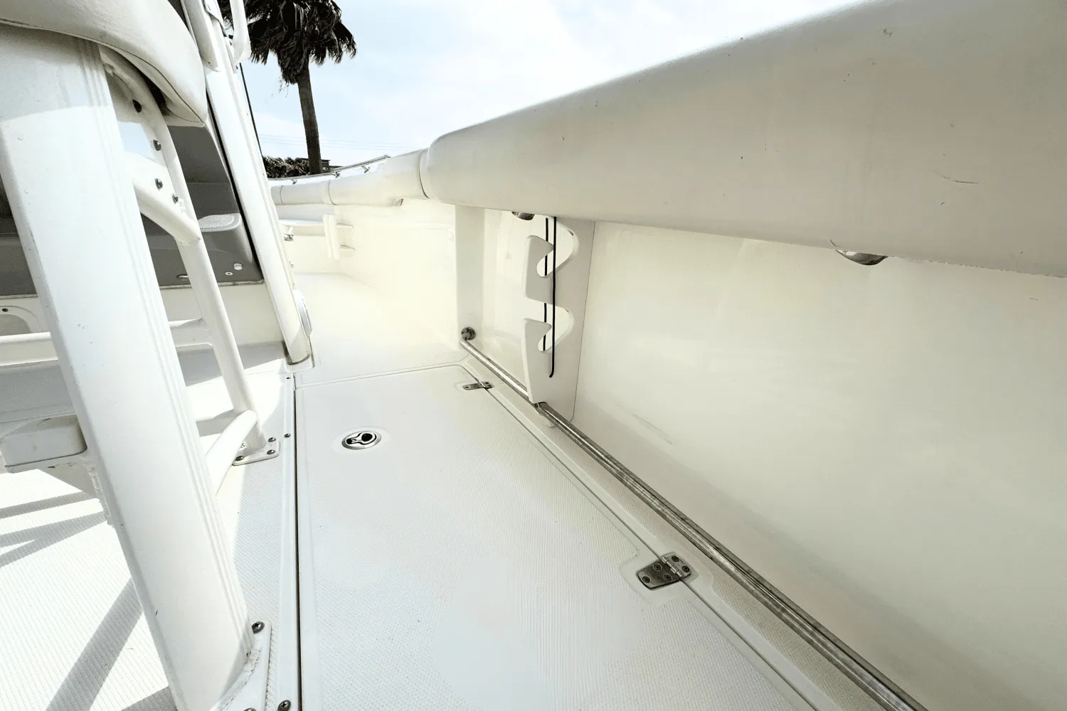 2017 Boston Whaler 230 Outrage Image Thumbnail #11