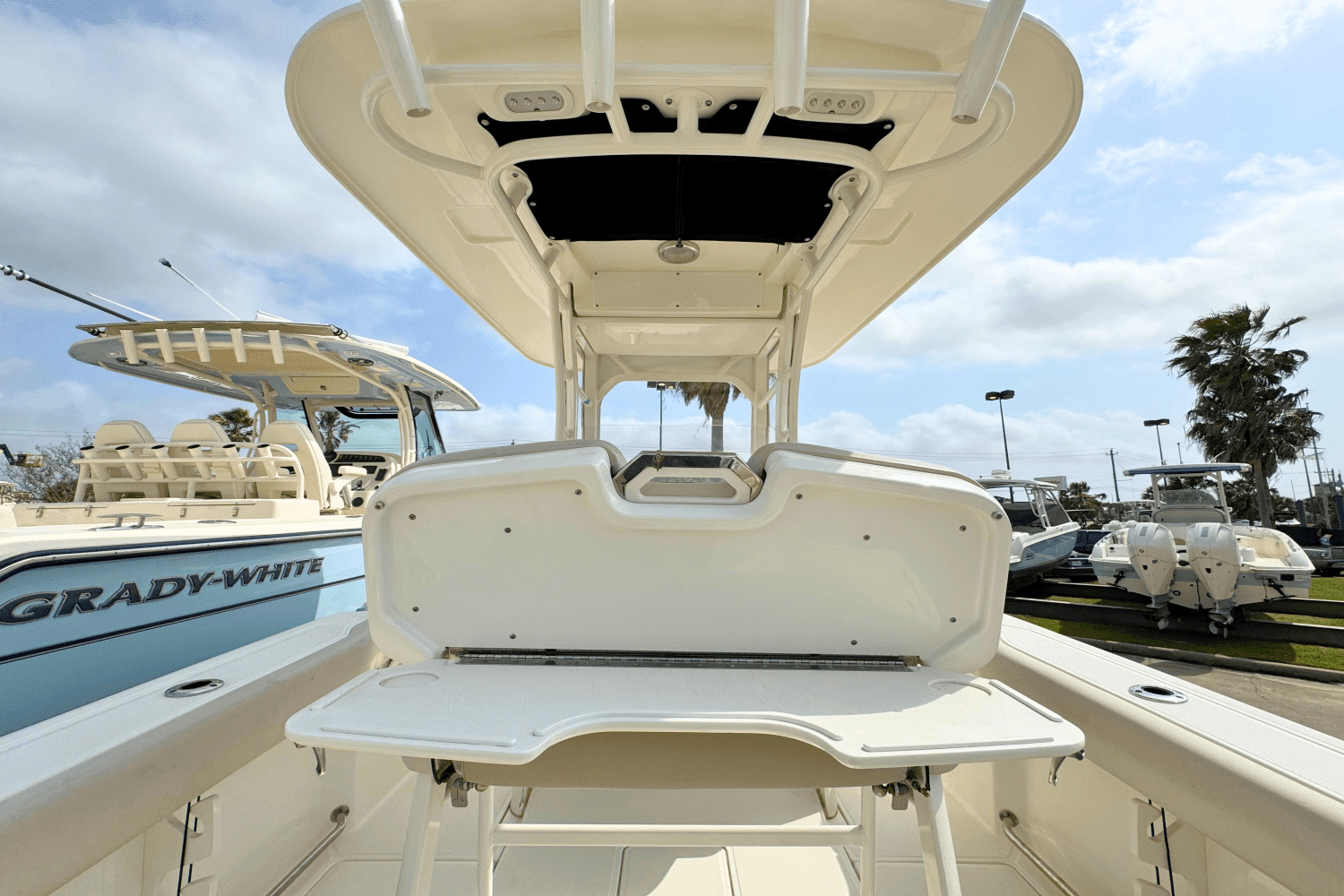 2017 Boston Whaler 230 Outrage Image Thumbnail #10