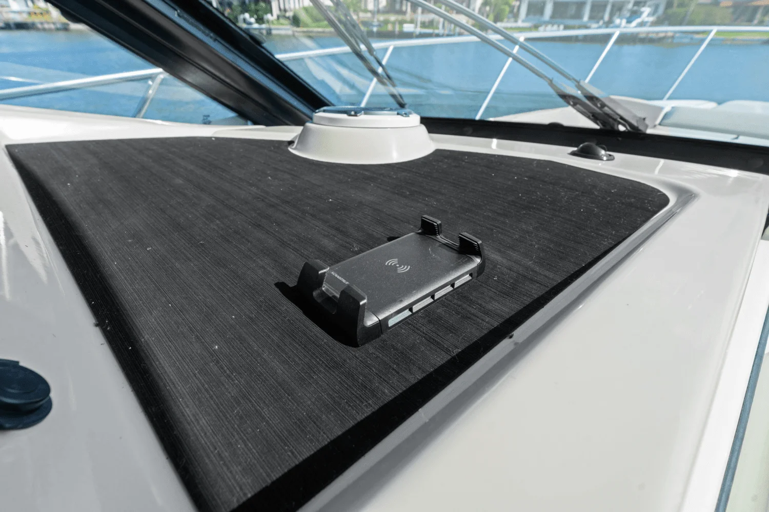 2022 Boston Whaler 405 CONQUEST Image Thumbnail #31