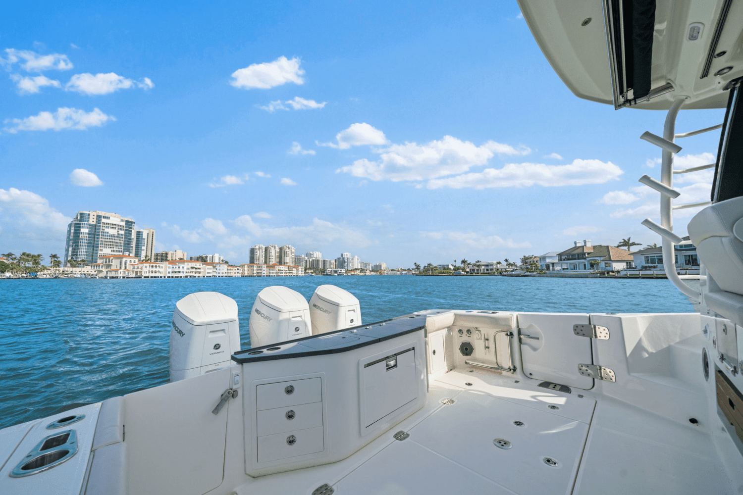 2022 Boston Whaler 405 CONQUEST Image Thumbnail #47