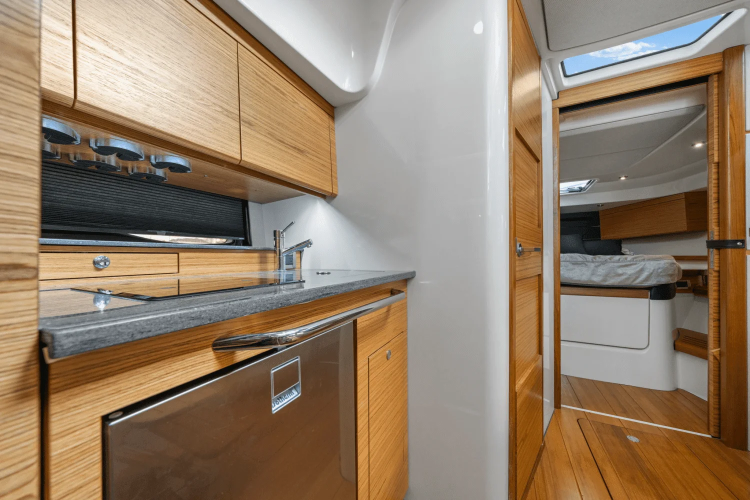 2022 Boston Whaler 405 CONQUEST Image Thumbnail #56