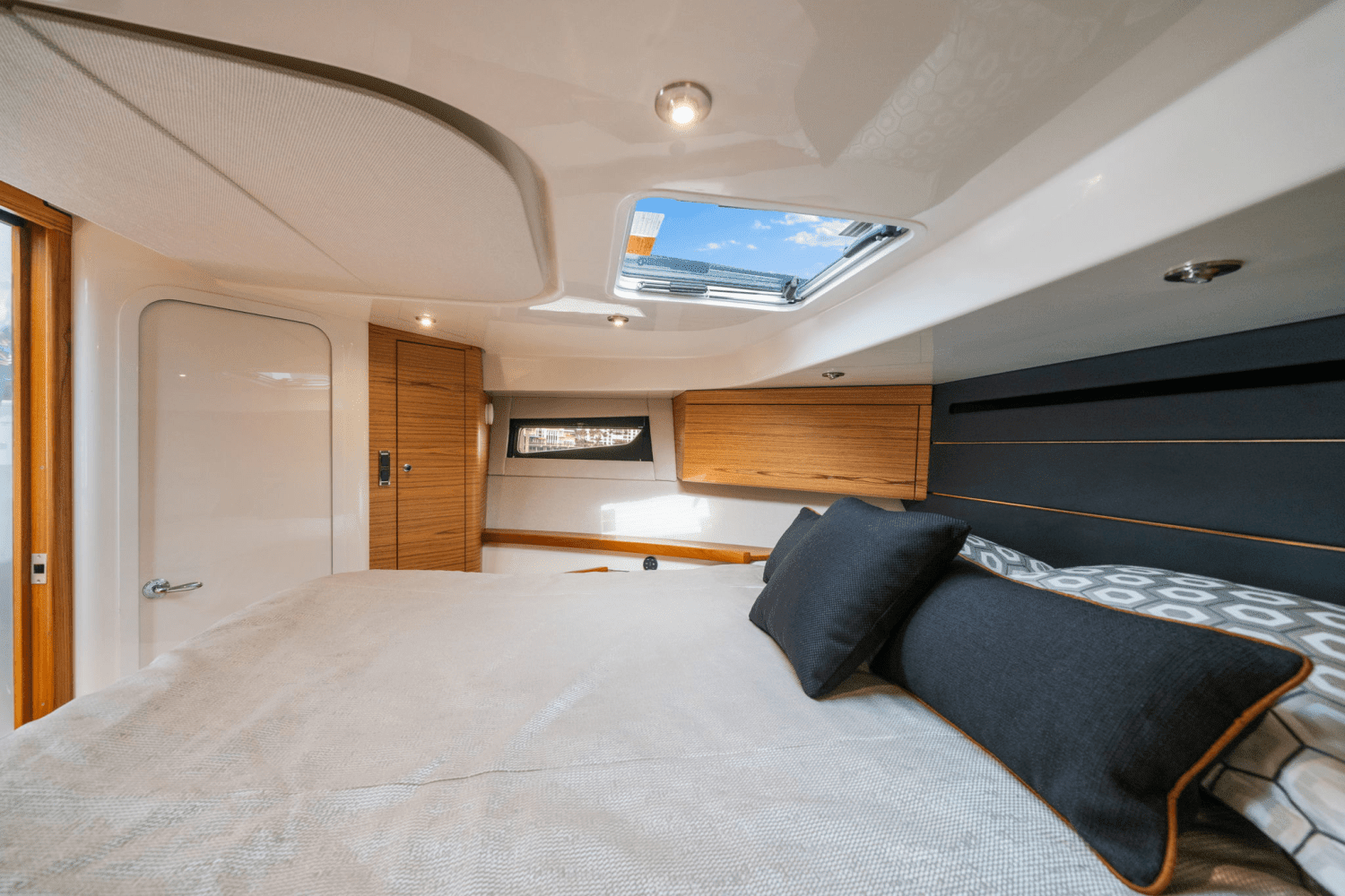 2022 Boston Whaler 405 CONQUEST Image Thumbnail #60