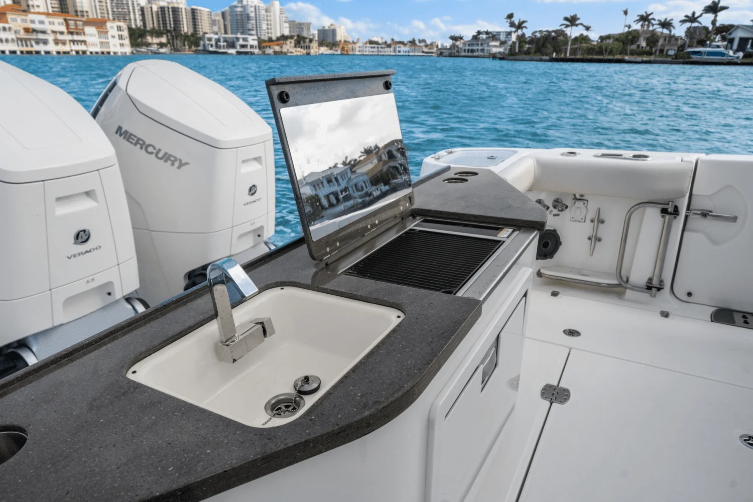 2022 Boston Whaler 405 CONQUEST Image Thumbnail #44