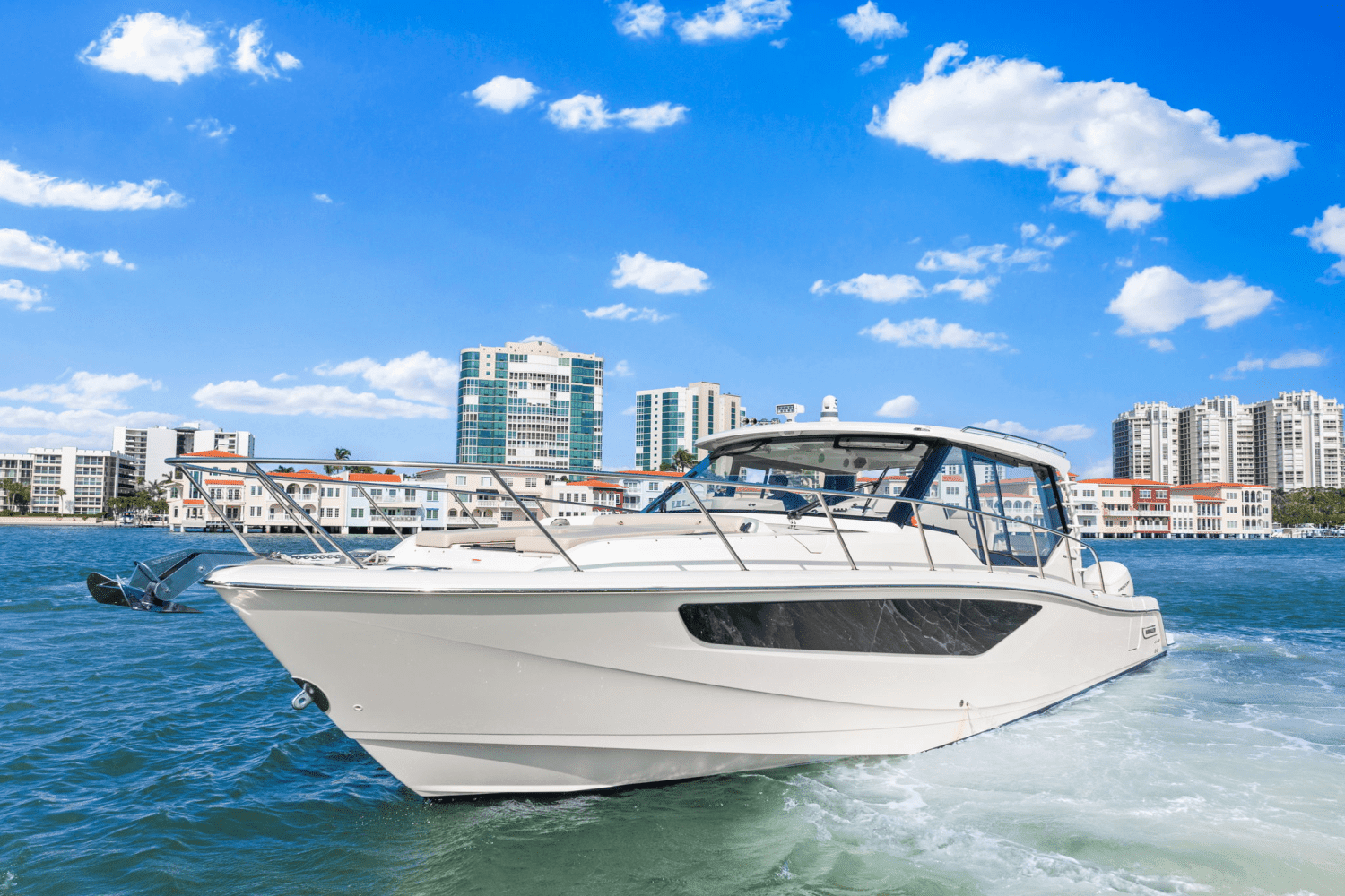 2022 Boston Whaler 405 CONQUEST Image Thumbnail #2