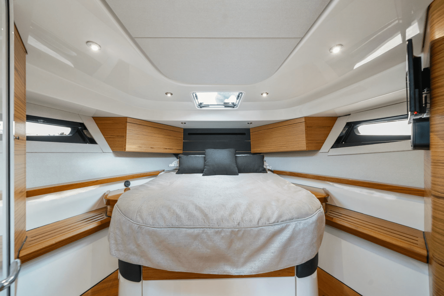 2022 Boston Whaler 405 CONQUEST Image Thumbnail #57