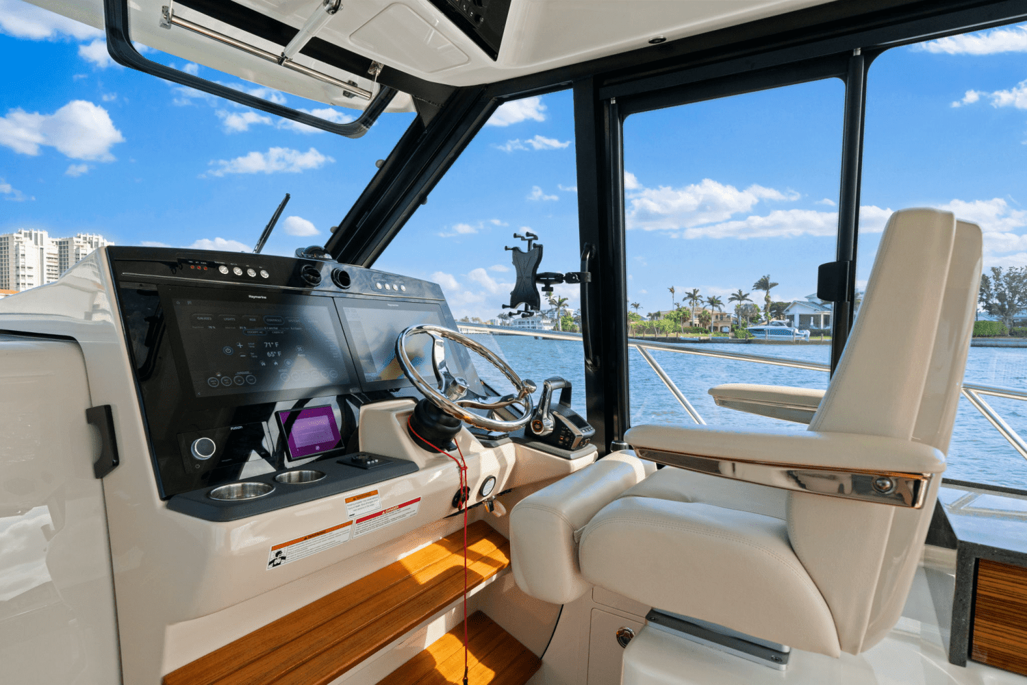 2022 Boston Whaler 405 CONQUEST Image Thumbnail #28