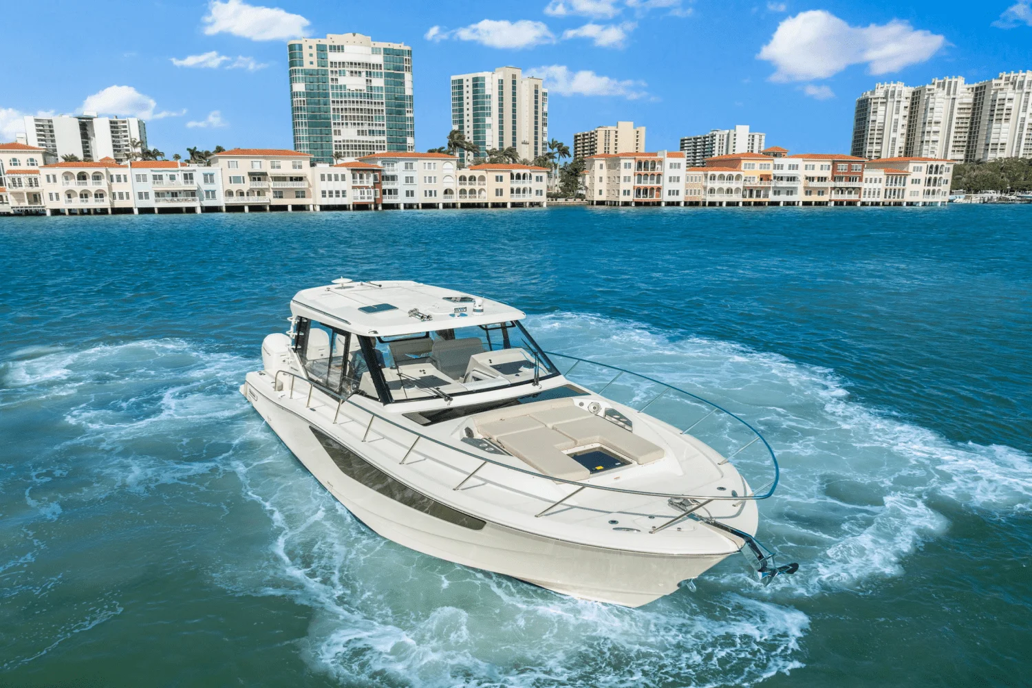 2022 Boston Whaler 405 CONQUEST Image Thumbnail #11