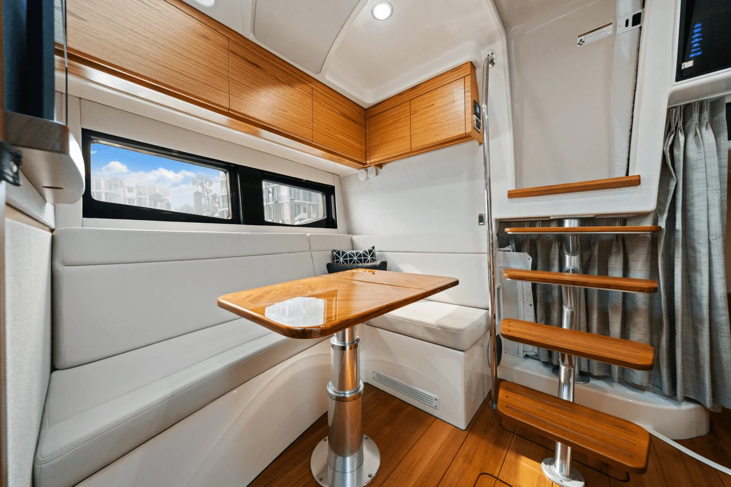 2022 Boston Whaler 405 CONQUEST Image Thumbnail #50