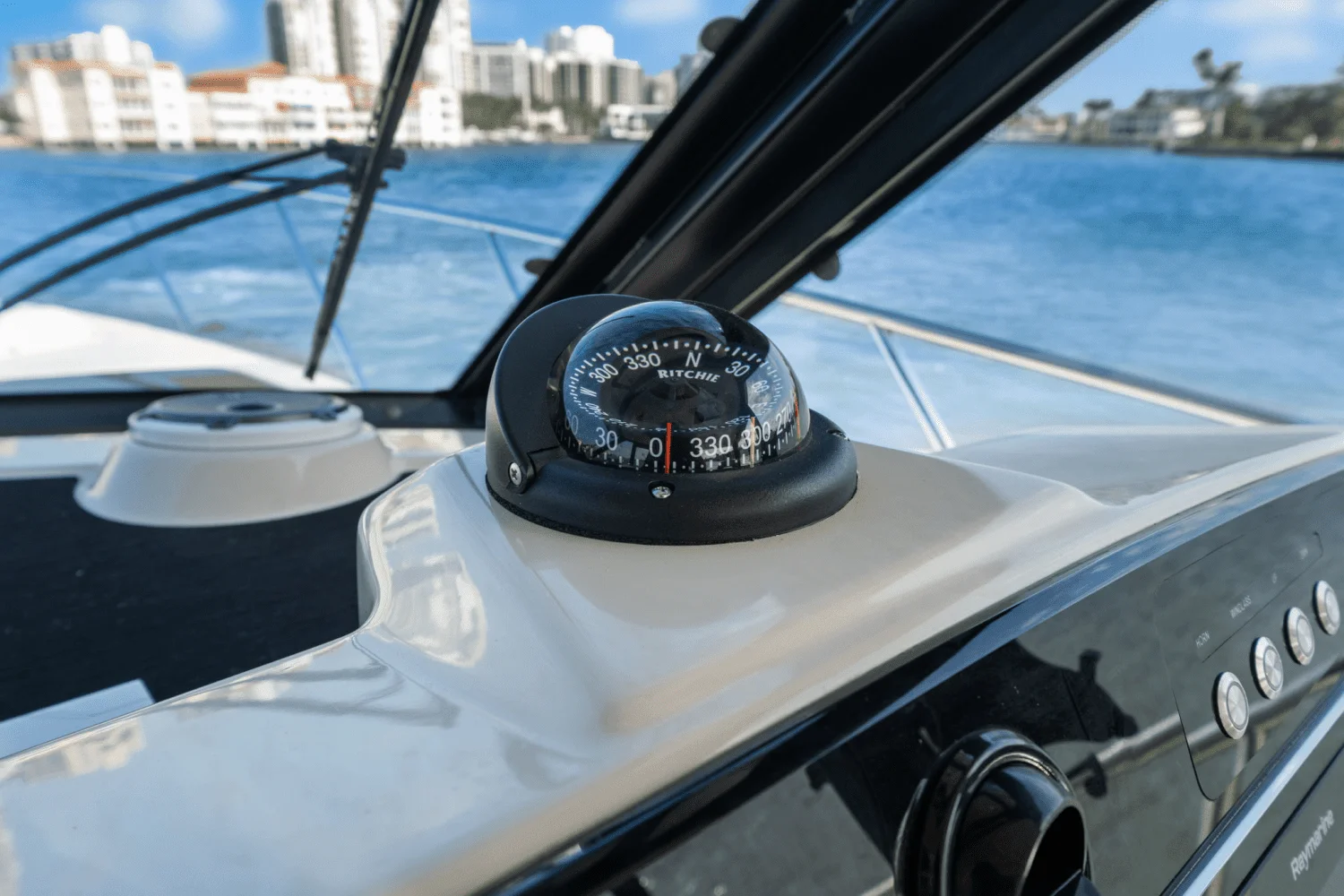 2022 Boston Whaler 405 CONQUEST Image Thumbnail #30