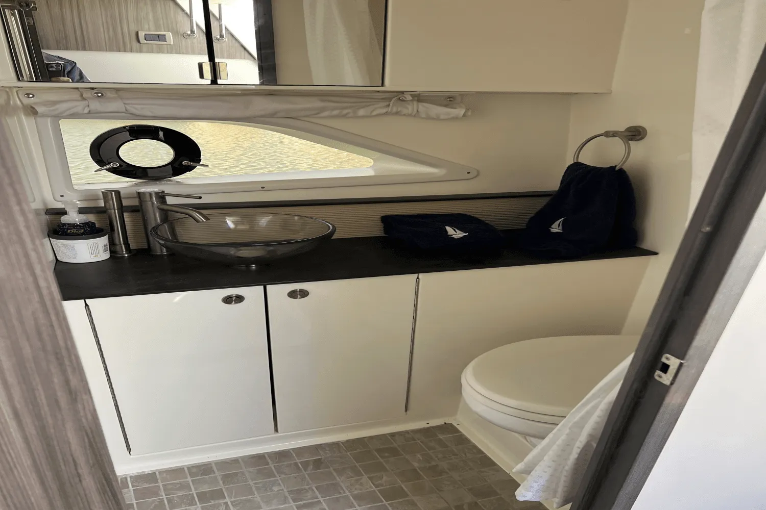 2020 Sea Ray 320 SUNDANCER Image Thumbnail #28