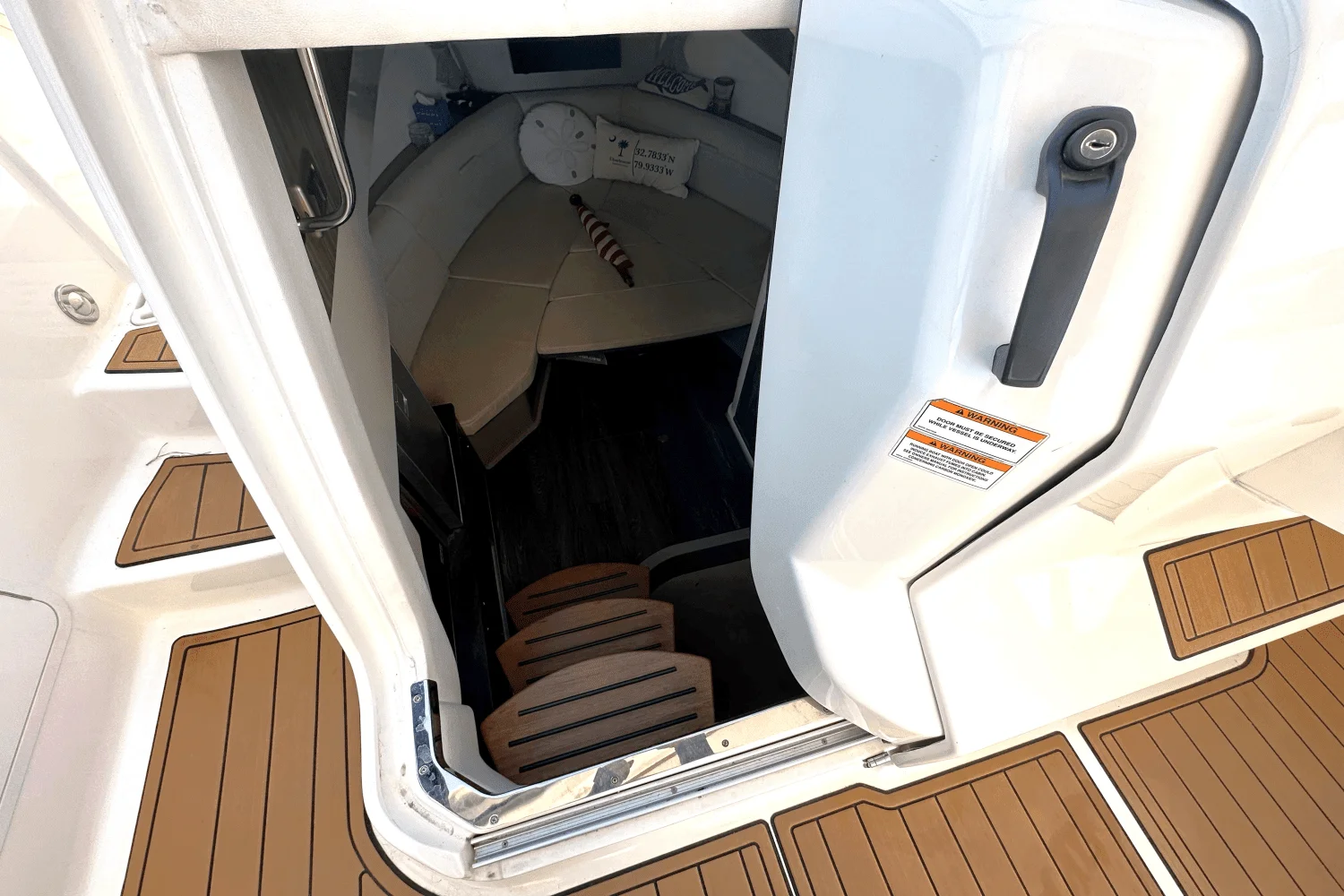 2020 Sea Ray 320 SUNDANCER Image Thumbnail #23
