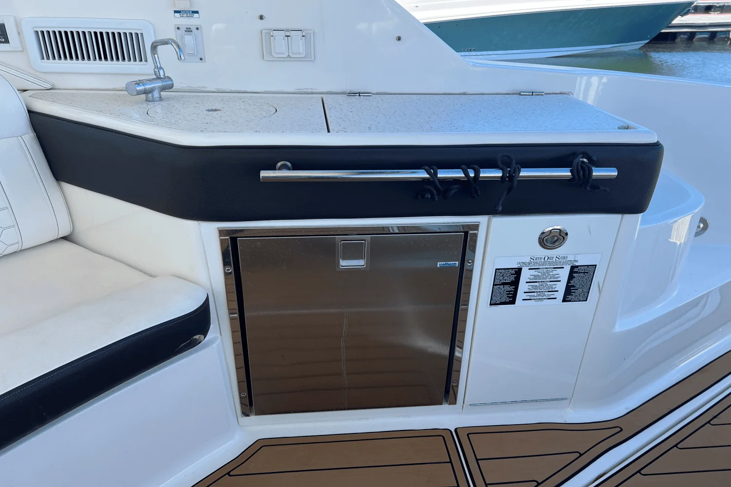 2020 Sea Ray 320 SUNDANCER Image Thumbnail #14