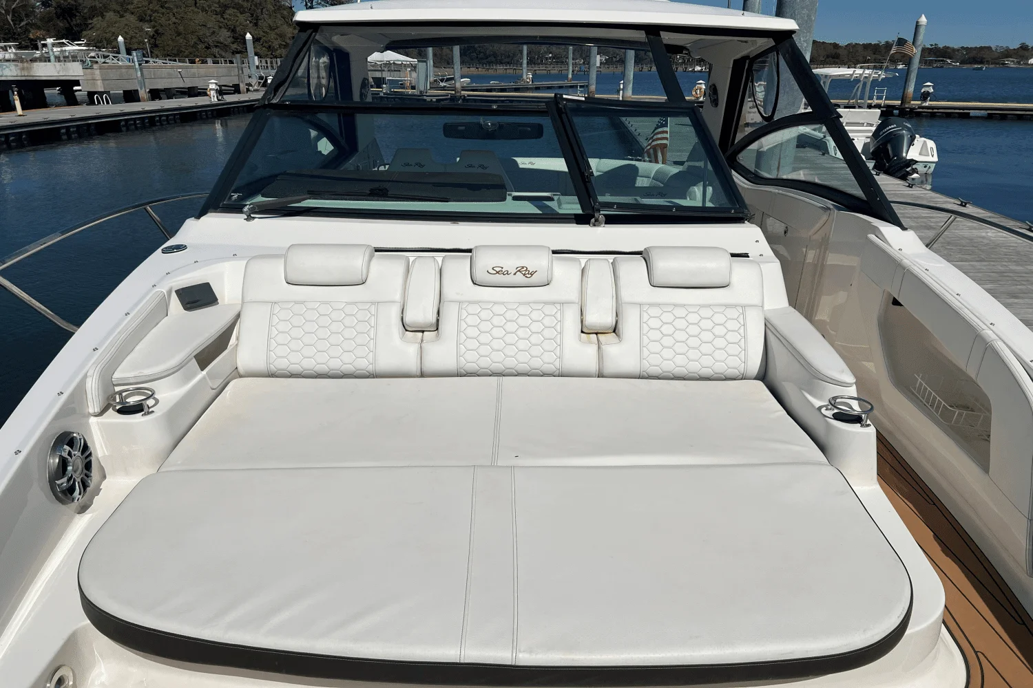 2020 Sea Ray 320 SUNDANCER Image Thumbnail #32