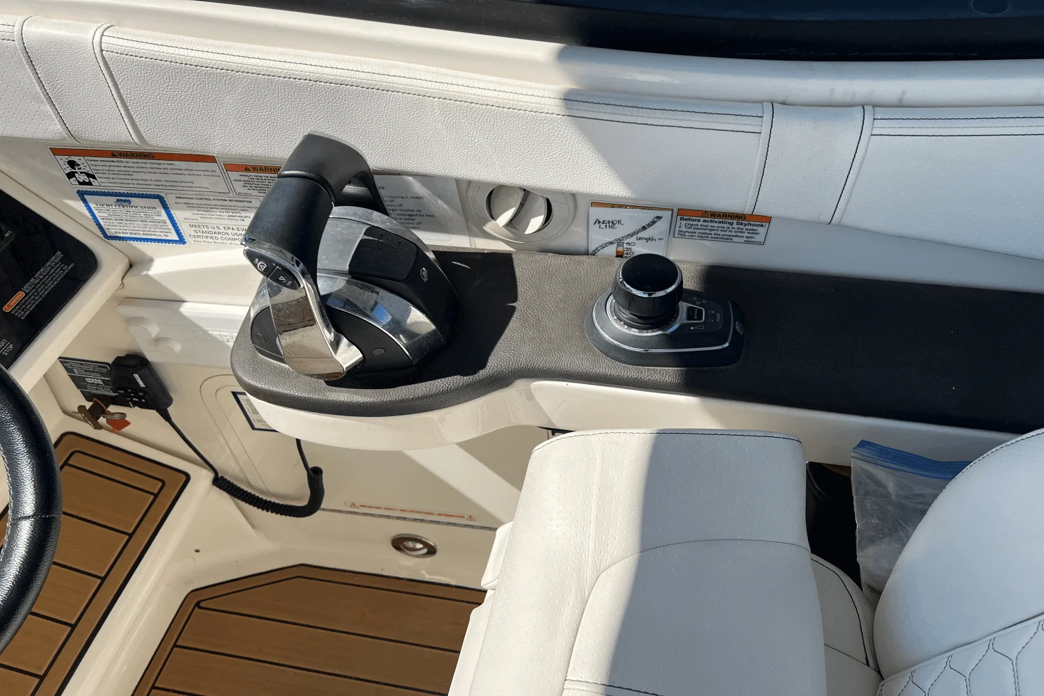 2020 Sea Ray 320 SUNDANCER Image Thumbnail #21