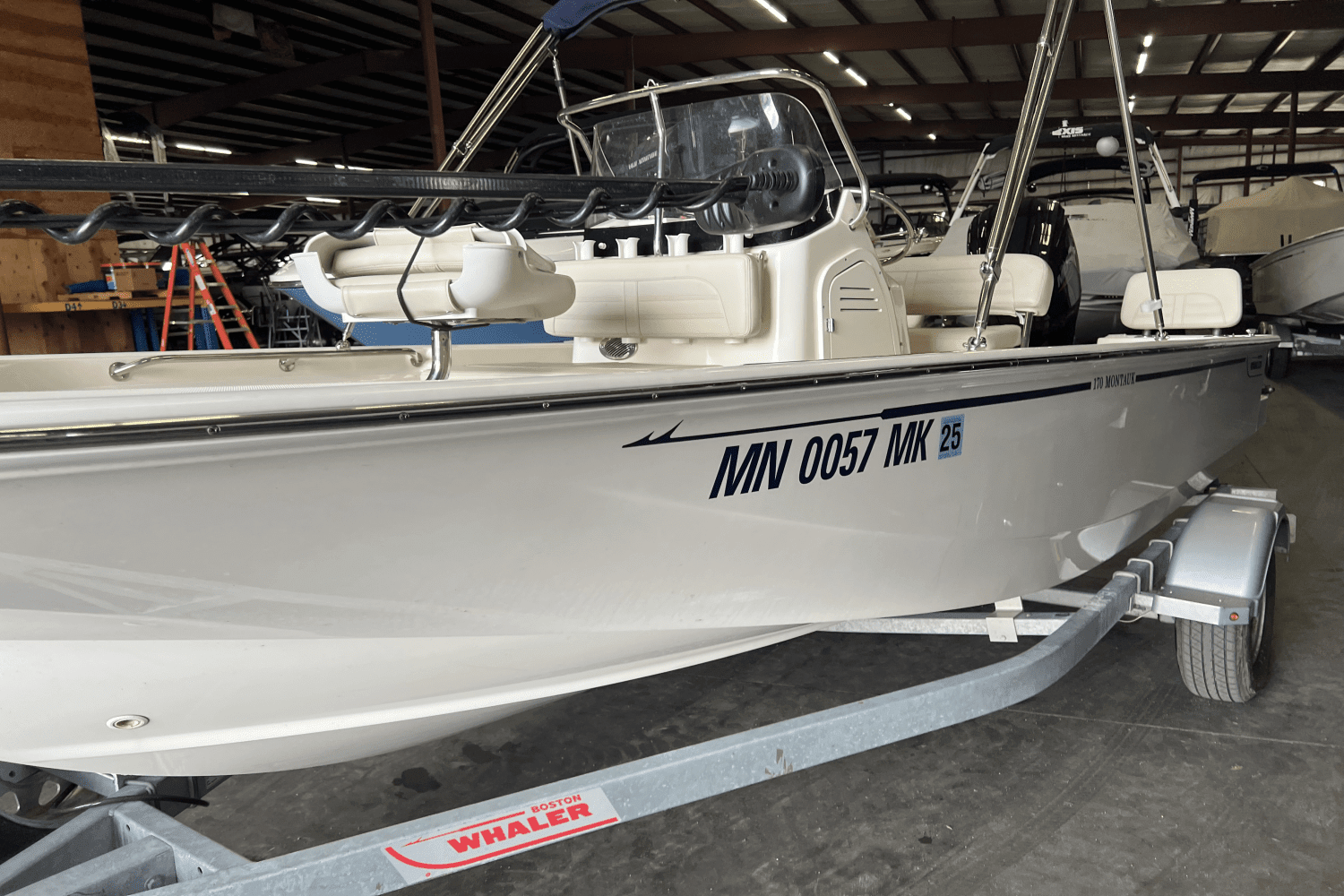 2023 Boston Whaler 17 MONTAUK Image Thumbnail #5