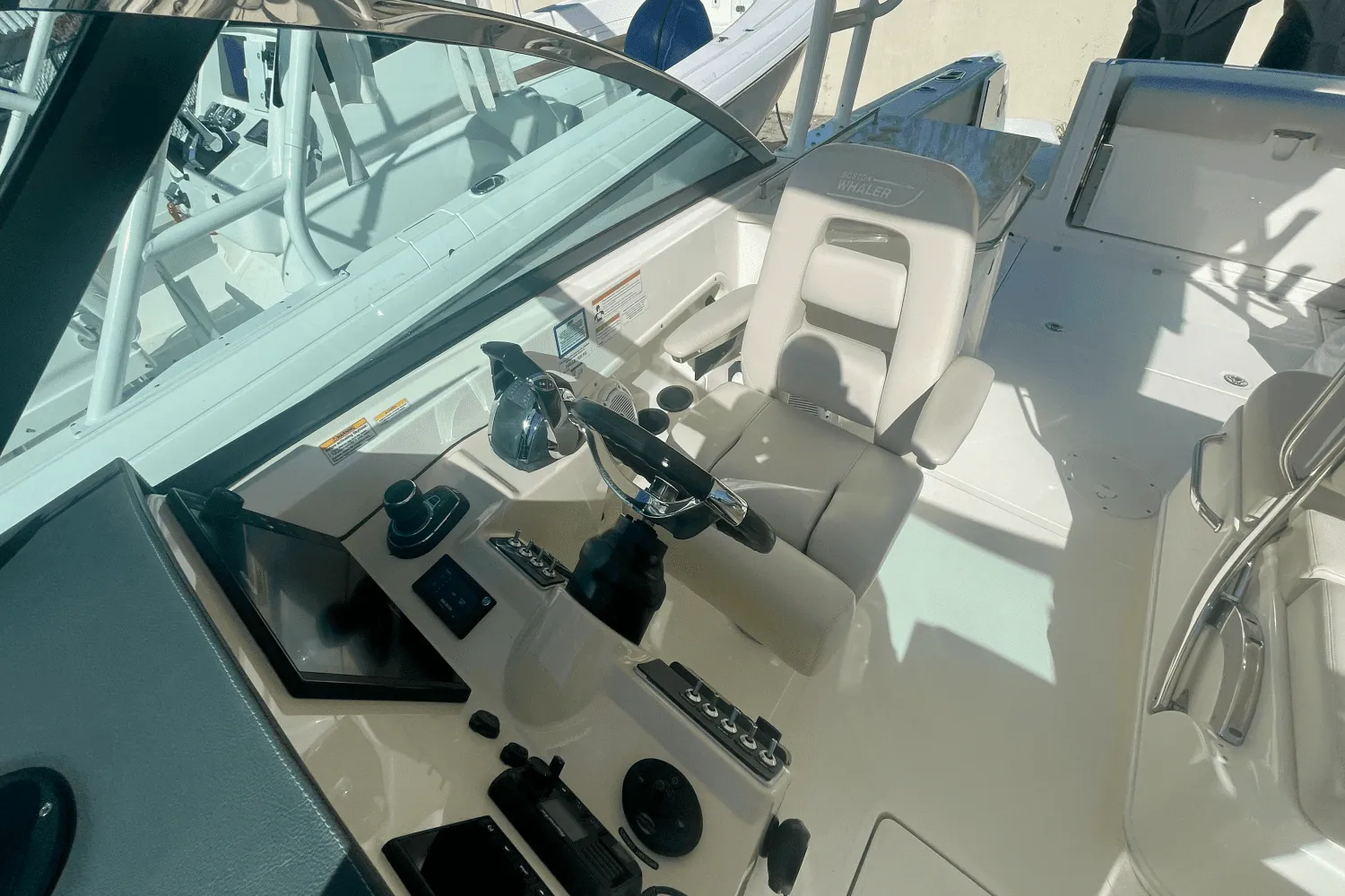 2019 Boston Whaler 270 VANTAGE Image Thumbnail #28
