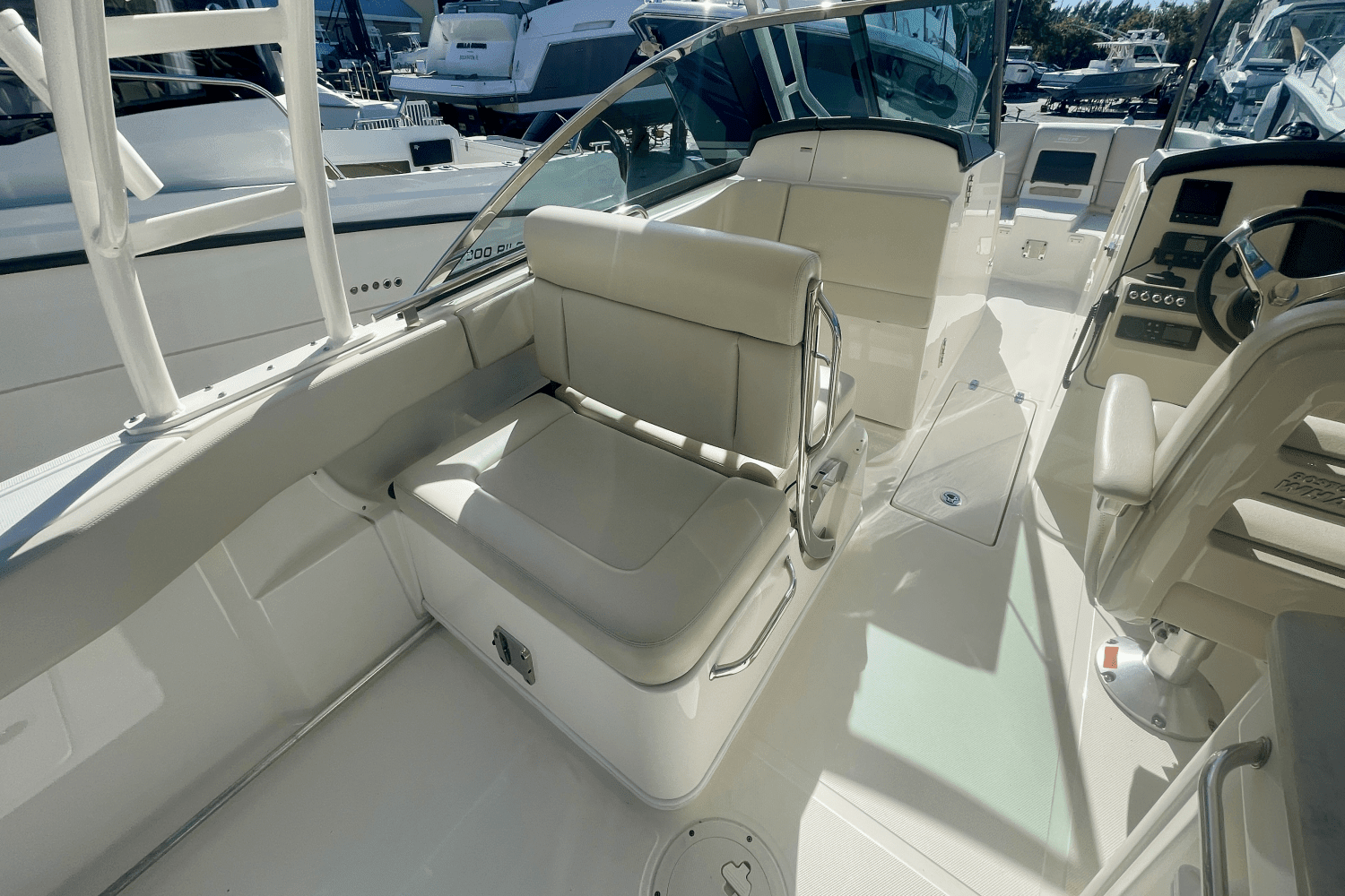 2019 Boston Whaler 270 VANTAGE Image Thumbnail #41