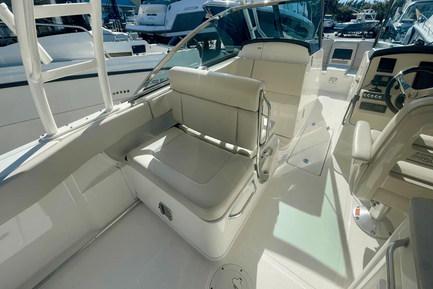 2019 Boston Whaler 270 VANTAGE Image Thumbnail #41