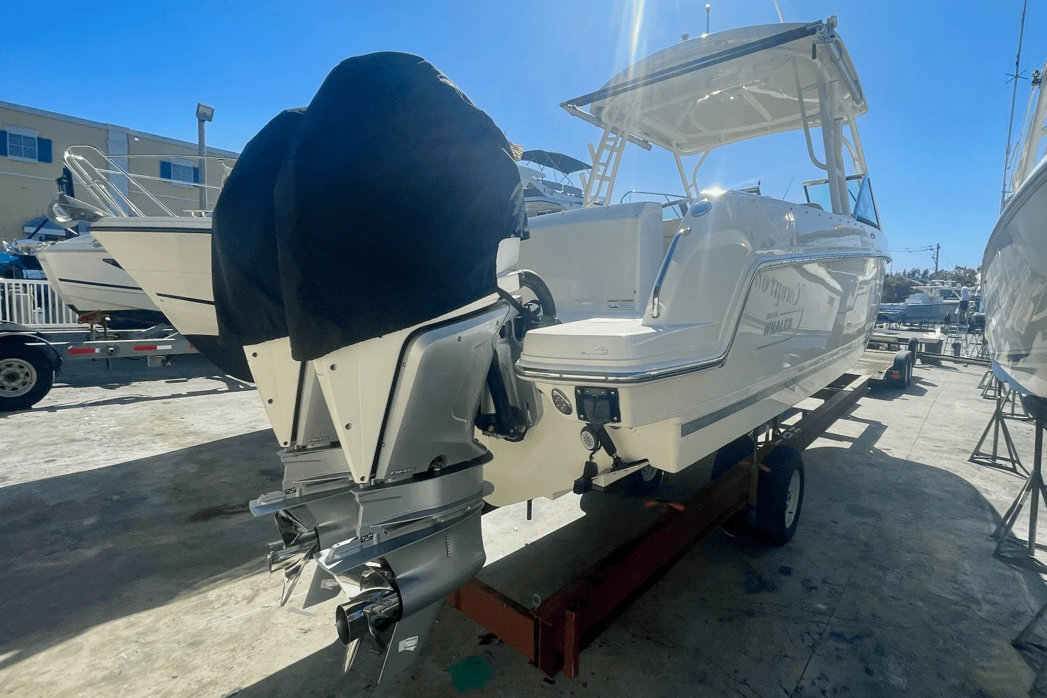 2019 Boston Whaler 270 VANTAGE Image Thumbnail #0