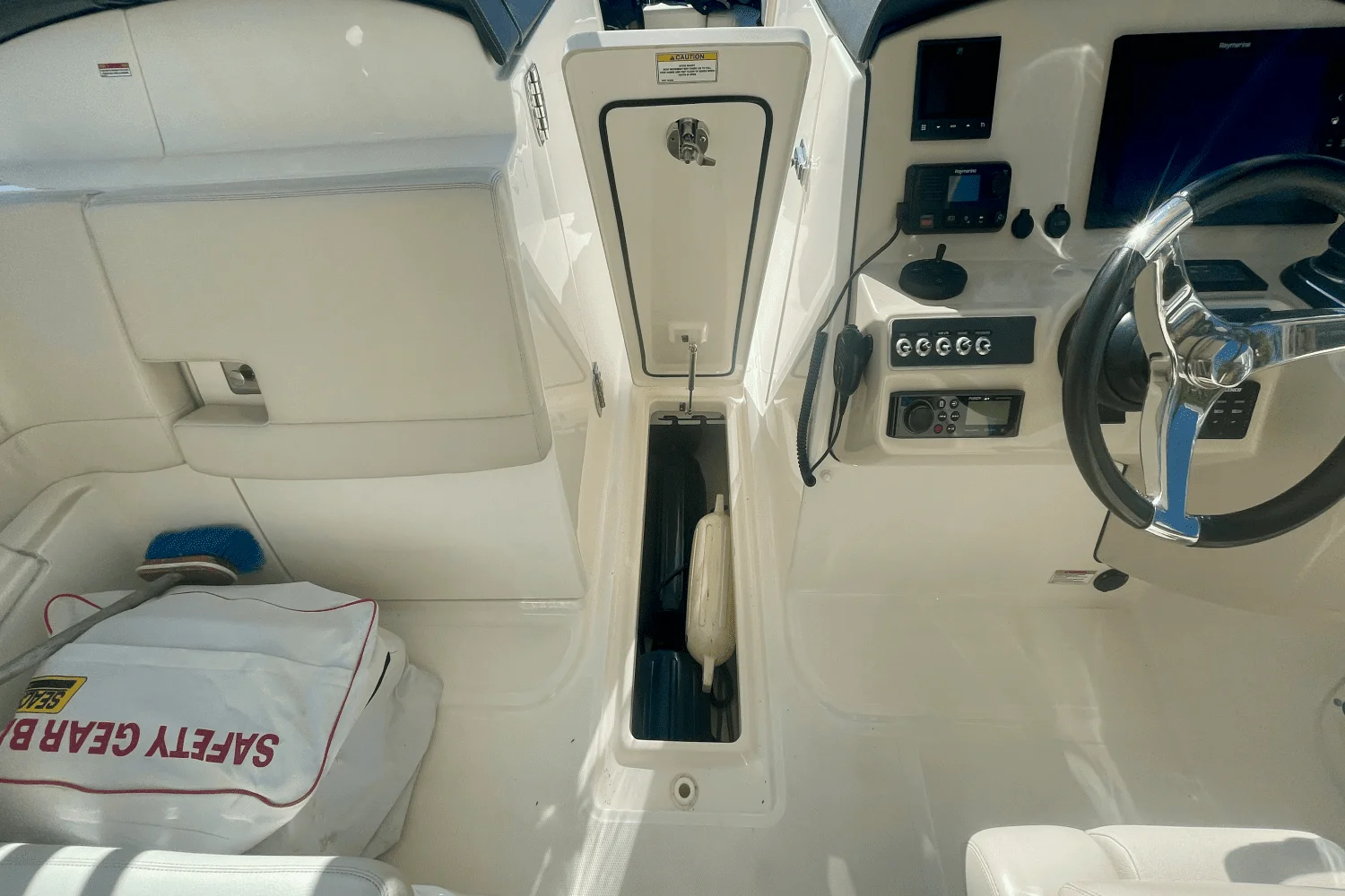 2019 Boston Whaler 270 VANTAGE Image Thumbnail #59