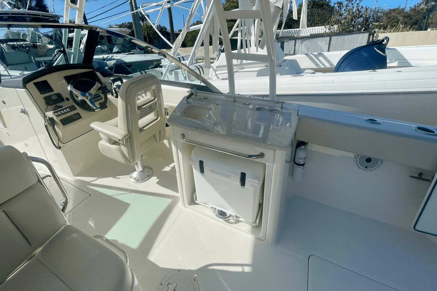 2019 Boston Whaler 270 VANTAGE Image Thumbnail #56