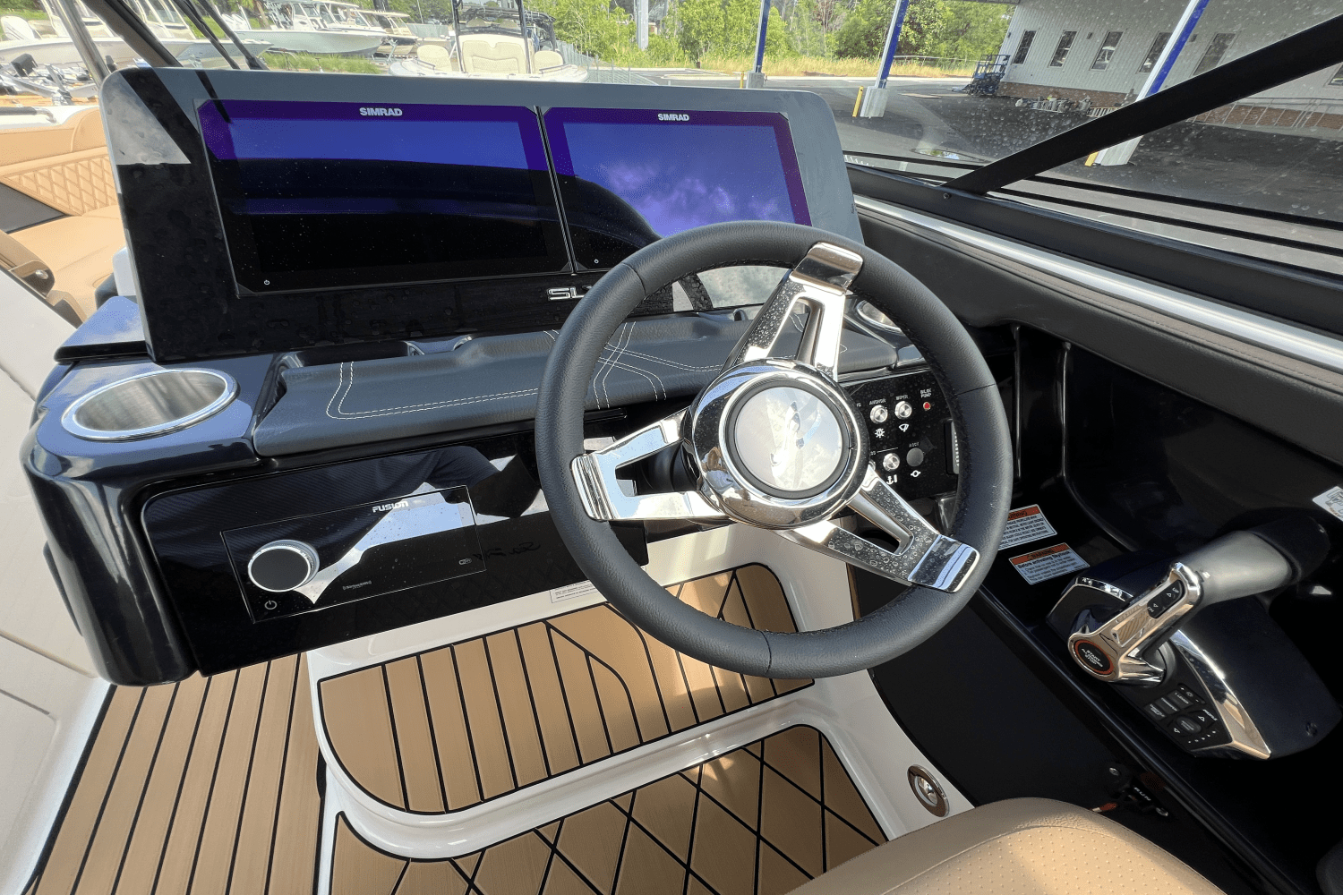 2025 Sea Ray SLX 280 Image Thumbnail #16
