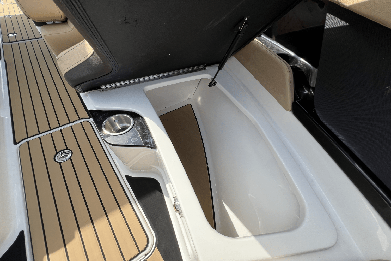 2025 Sea Ray SLX 280 Image Thumbnail #23