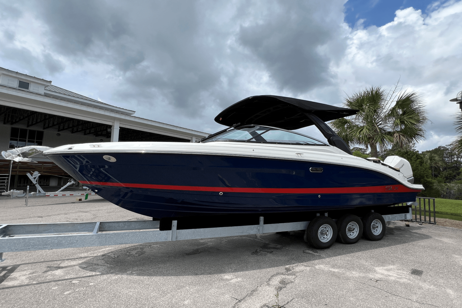 2025 Sea Ray SLX 280 Image Thumbnail #1