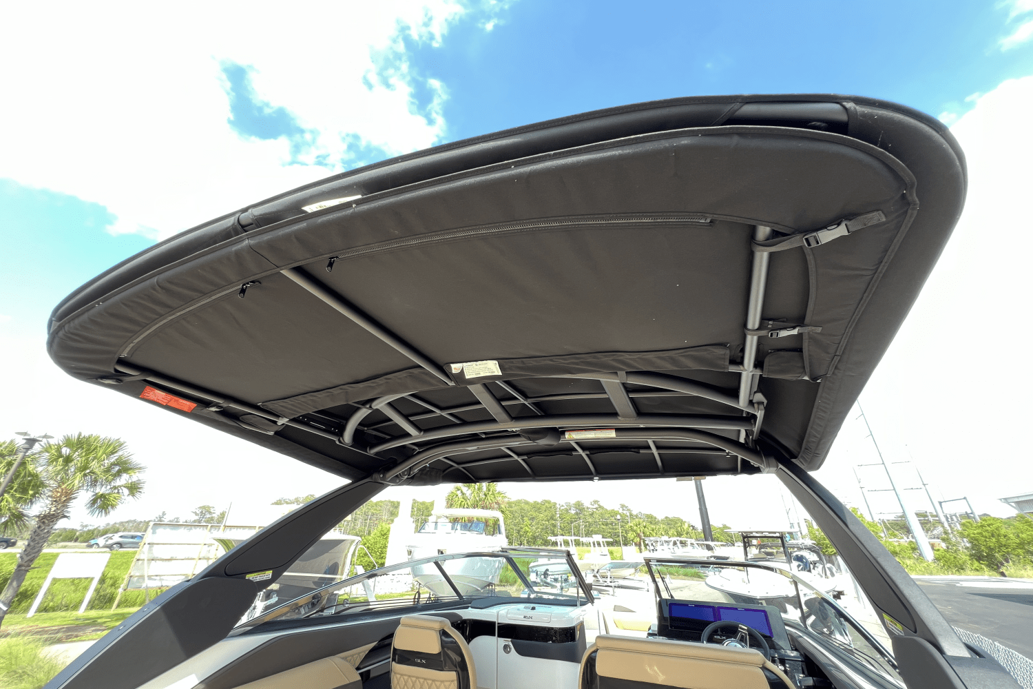 2025 Sea Ray SLX 280 Image Thumbnail #11