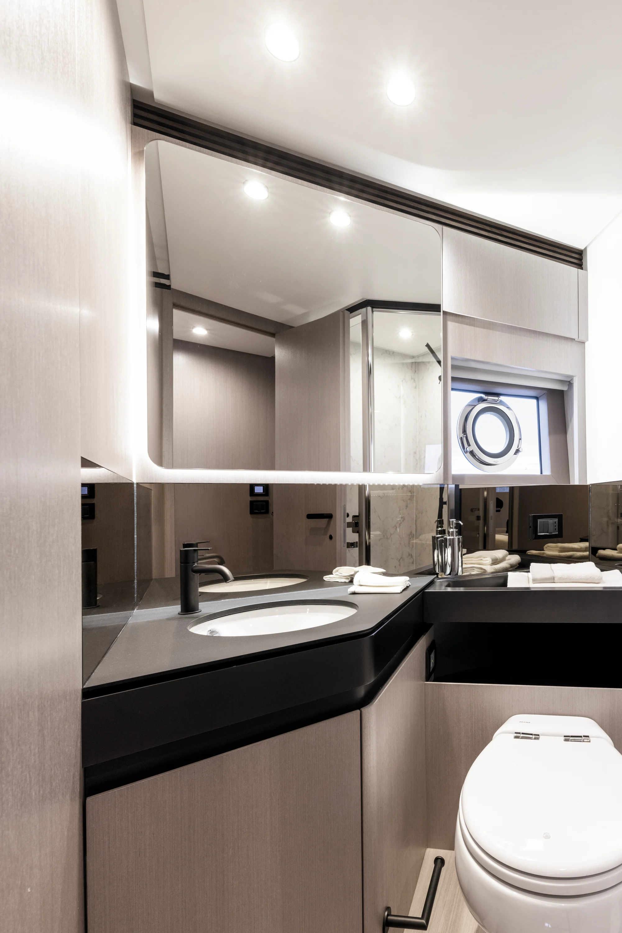 2026 Azimut AZS7-SPORT FLY Image Thumbnail #15